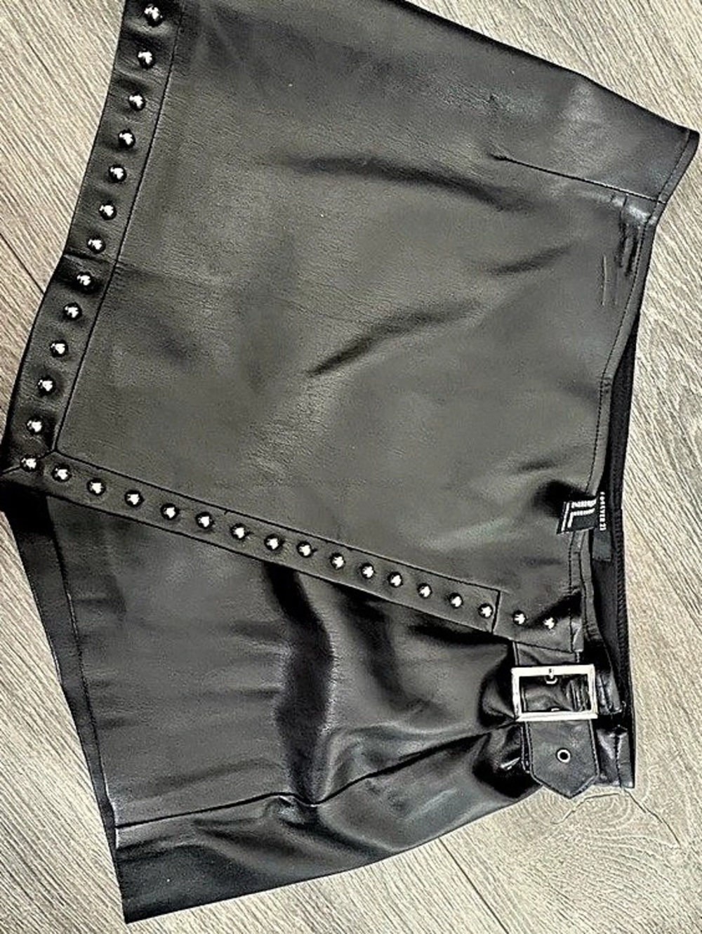Forever 21 Studded Cargo Shorts in Black Size Small